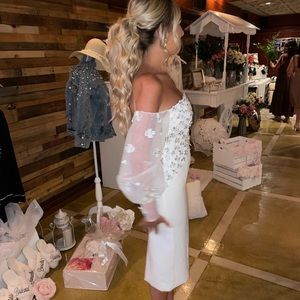 Stunning White and Floral Size 4 Dress